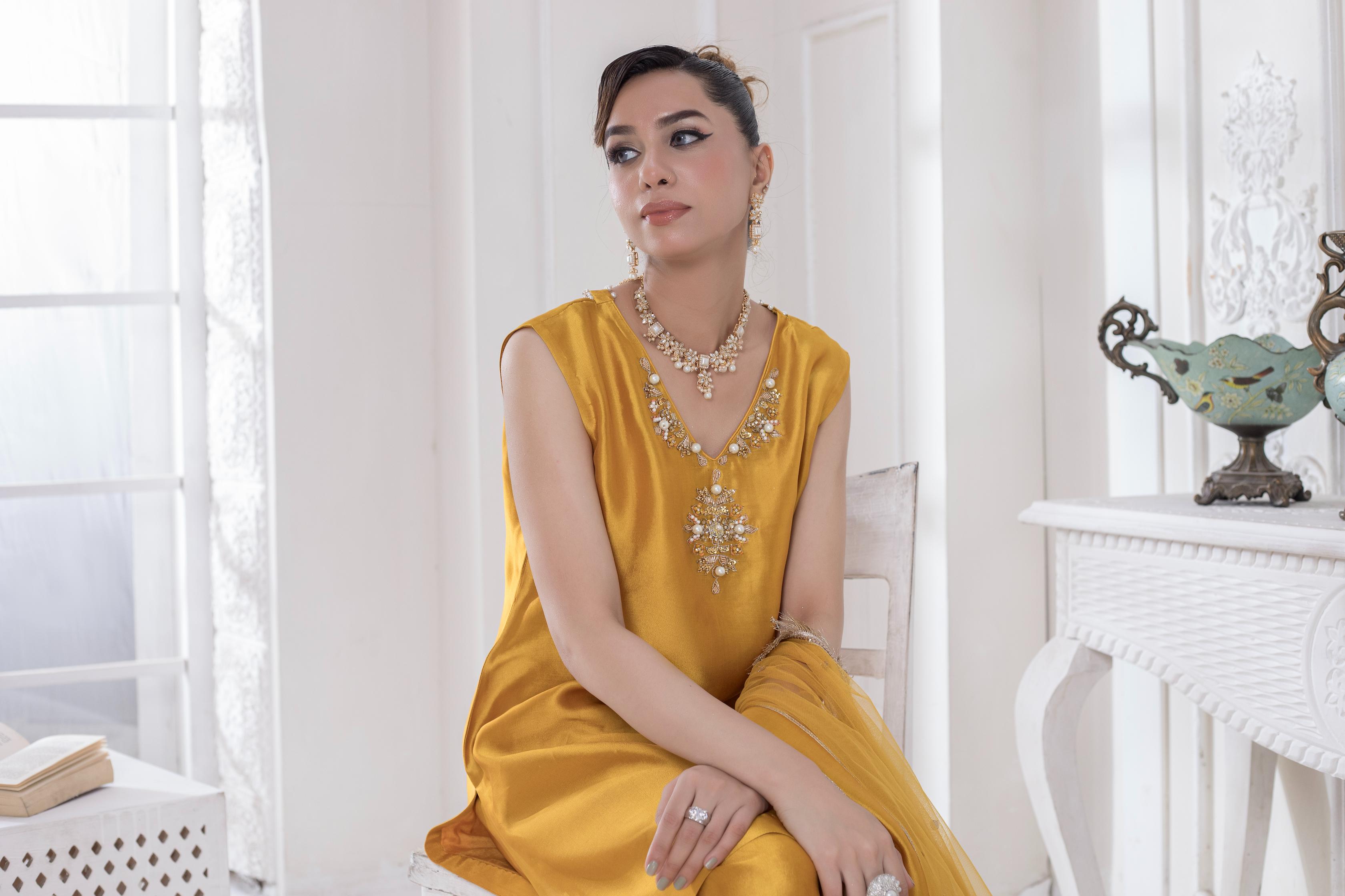 Bano (Mustard-yellow)