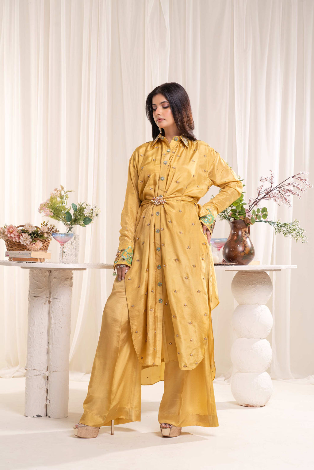 SIYAH (golden-yellow)