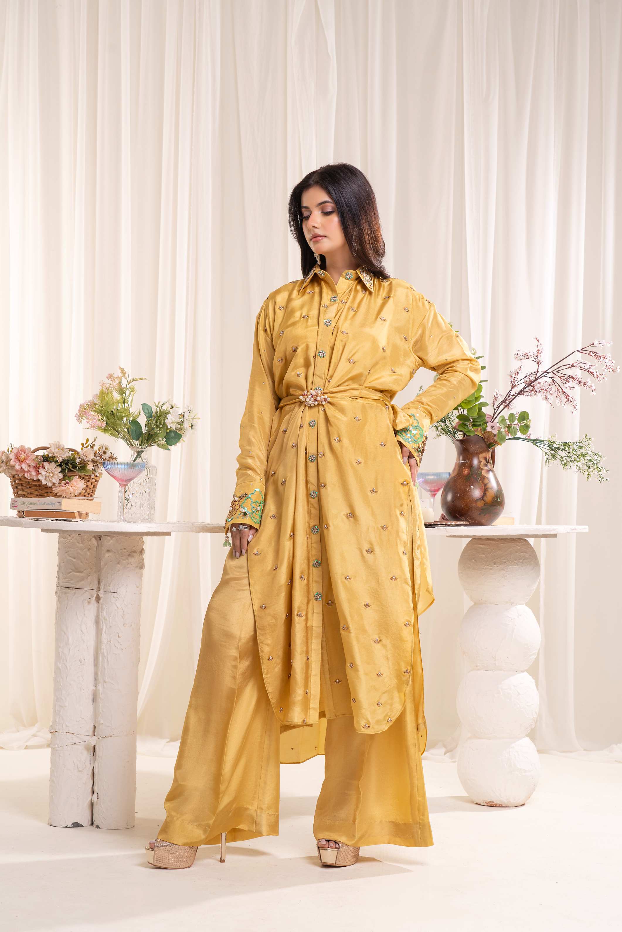 SIYAH (golden-yellow)