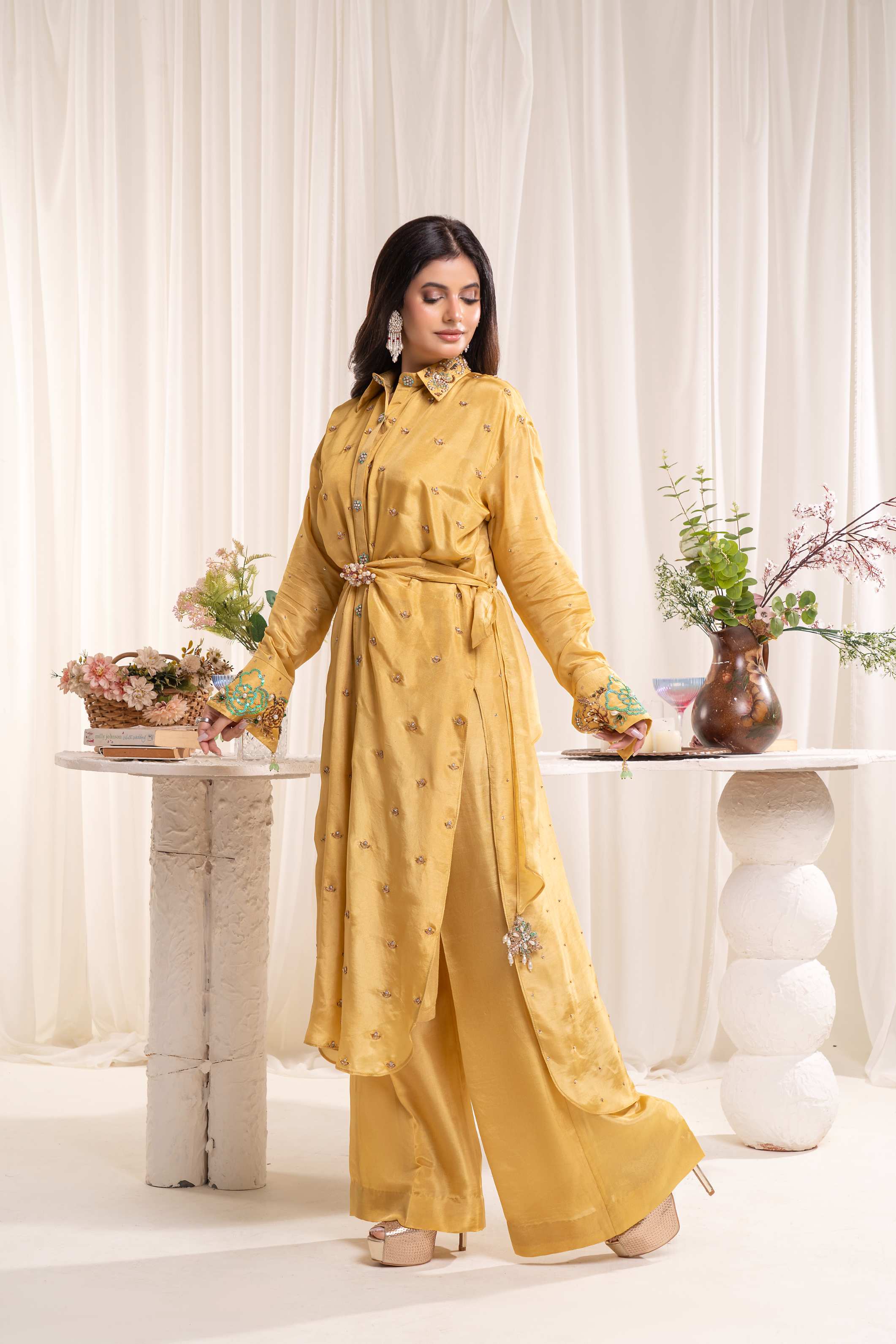 SIYAH (golden-yellow)