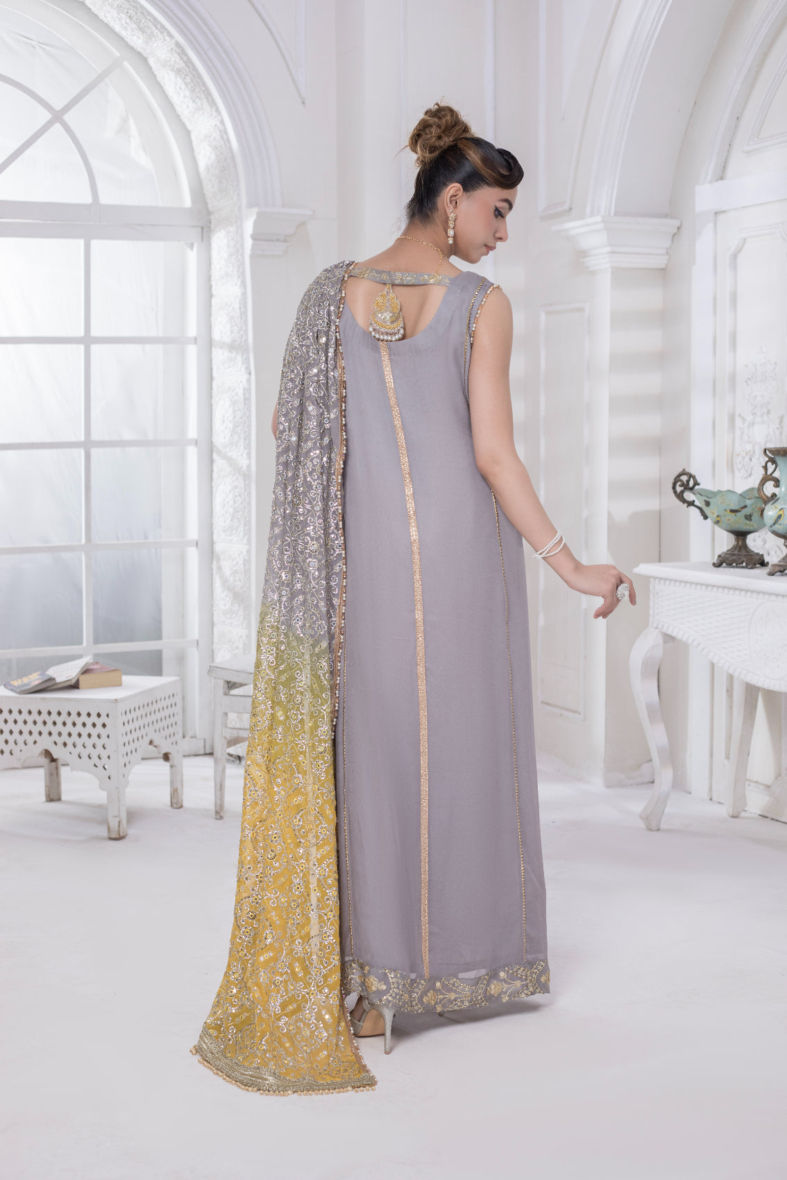 NOOR JAHAN (gray)